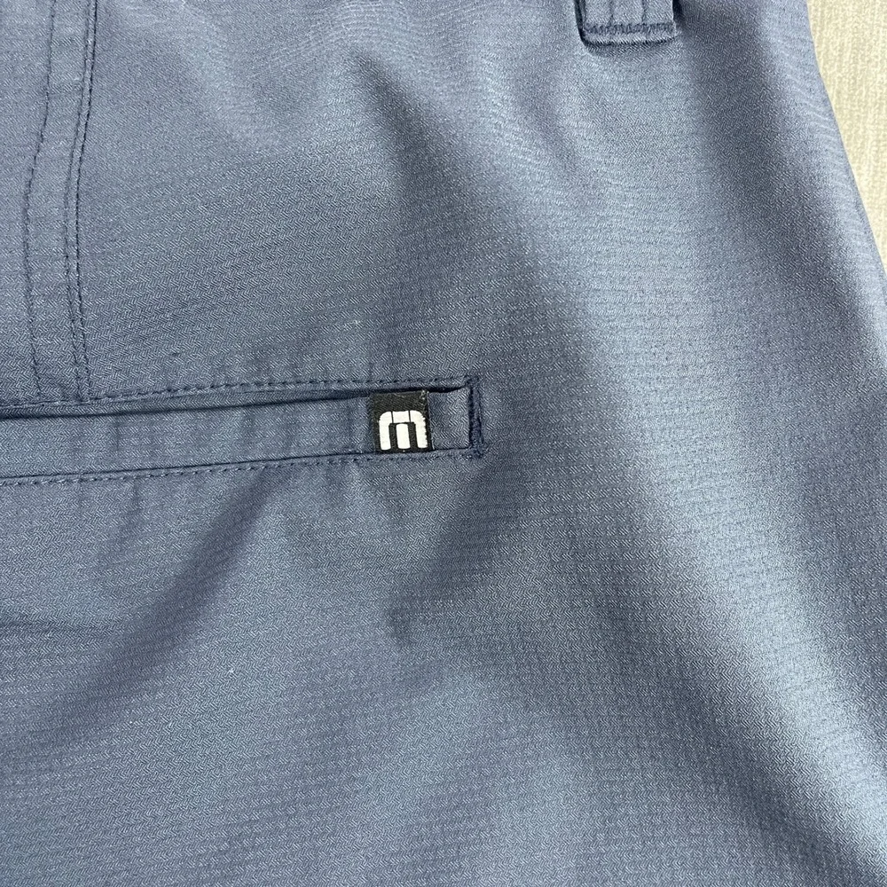 TravisMathew Men 40 Blue Golf Shorts Performance Stretch Textured